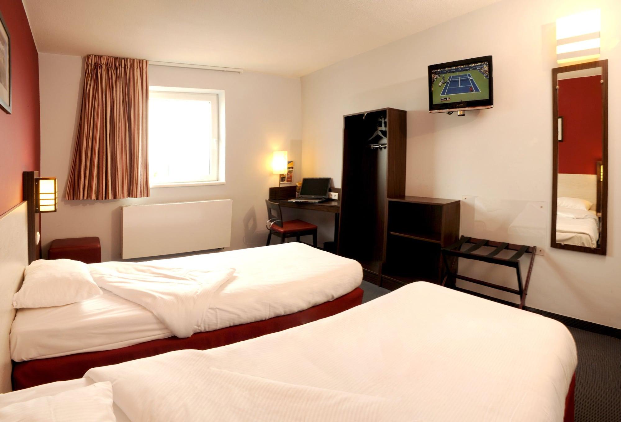 Dc Hotel Charleroi Airport Экстерьер фото