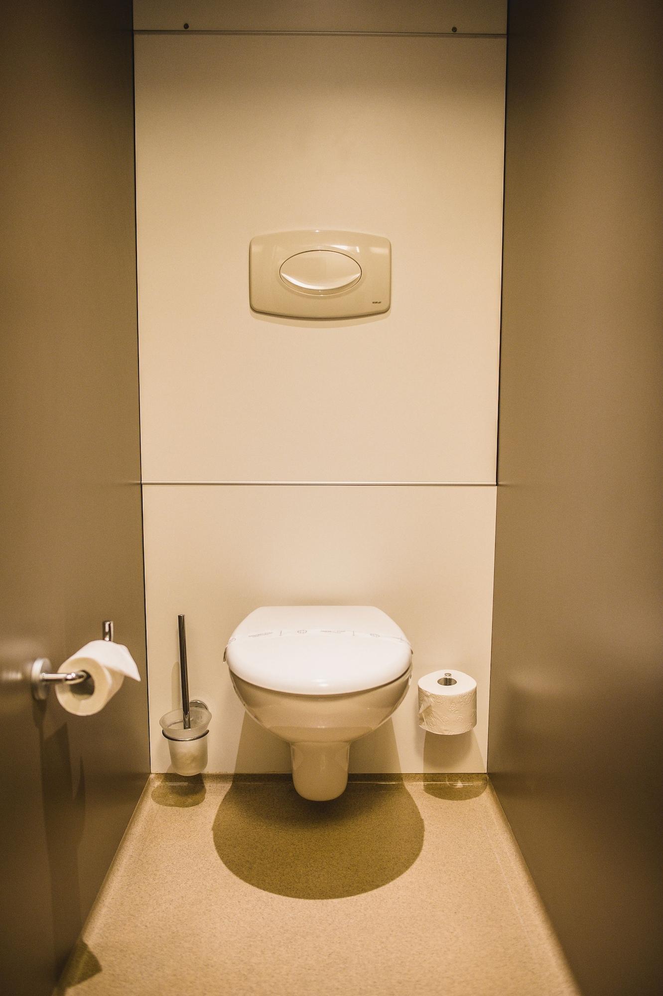 Dc Hotel Charleroi Airport Экстерьер фото