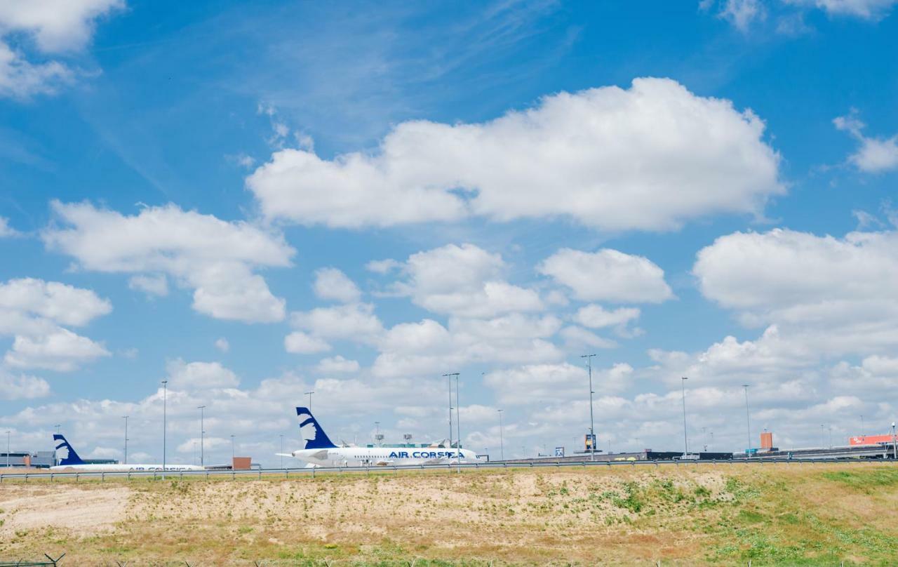 Dc Hotel Charleroi Airport Экстерьер фото