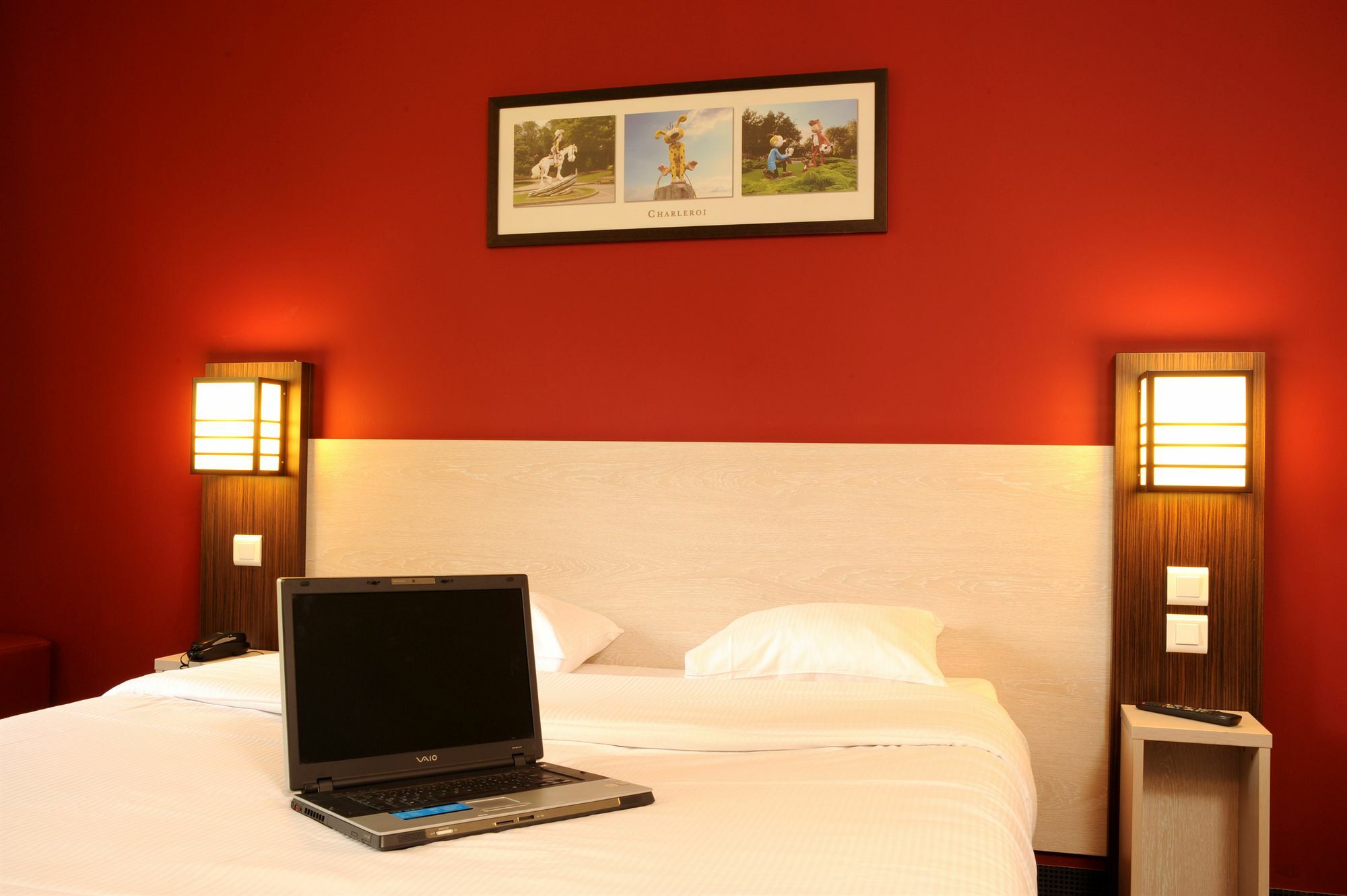 Dc Hotel Charleroi Airport Экстерьер фото