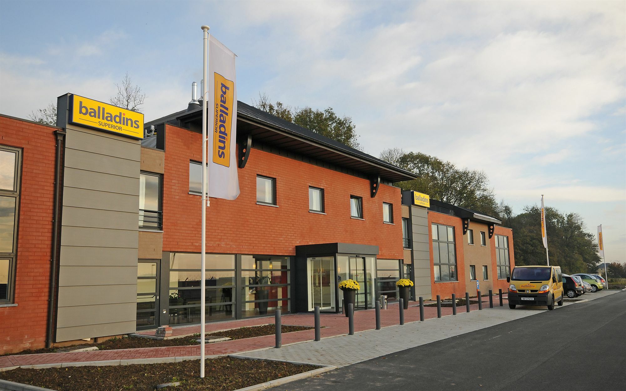 Dc Hotel Charleroi Airport Экстерьер фото