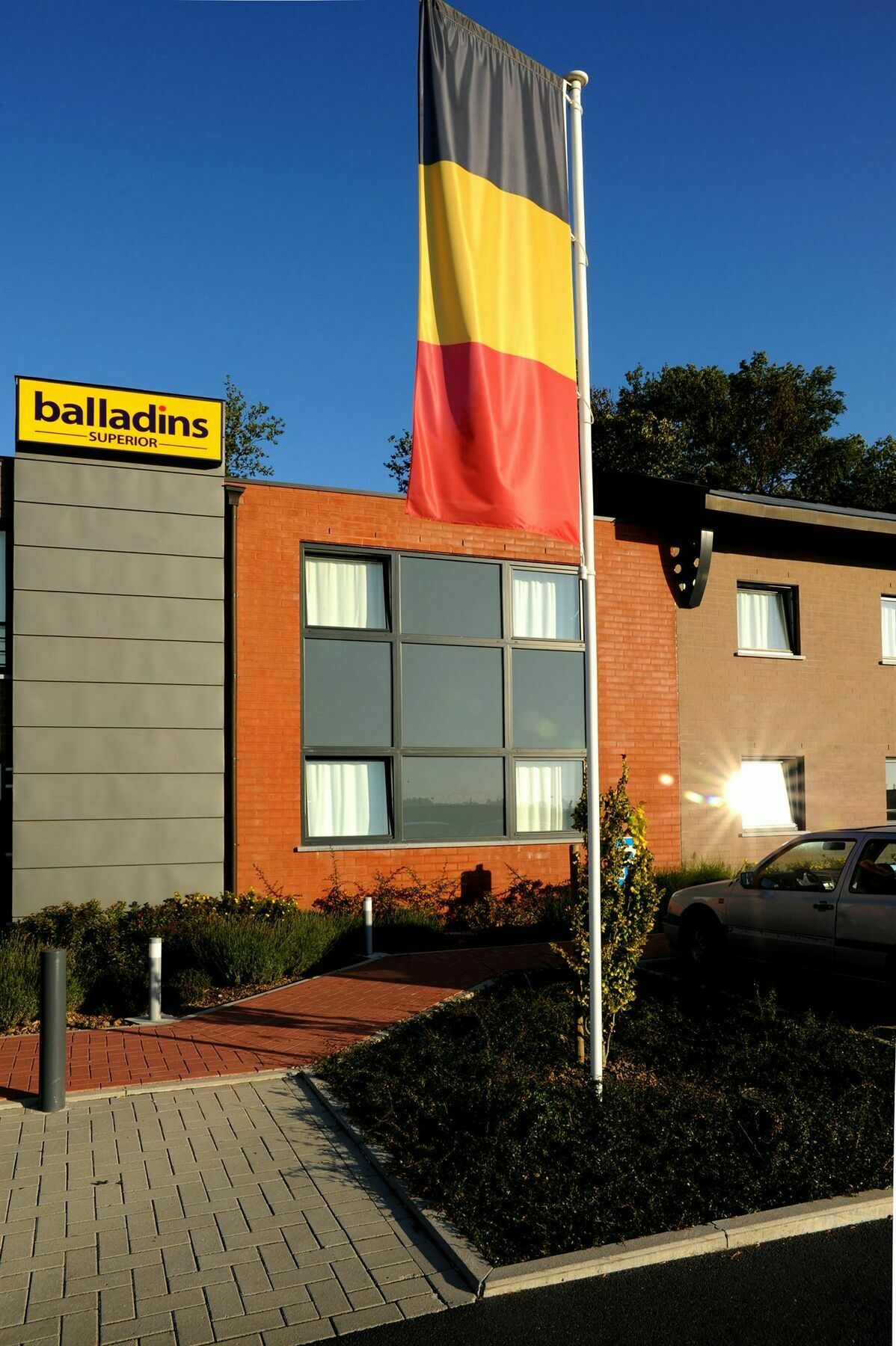 Dc Hotel Charleroi Airport Экстерьер фото