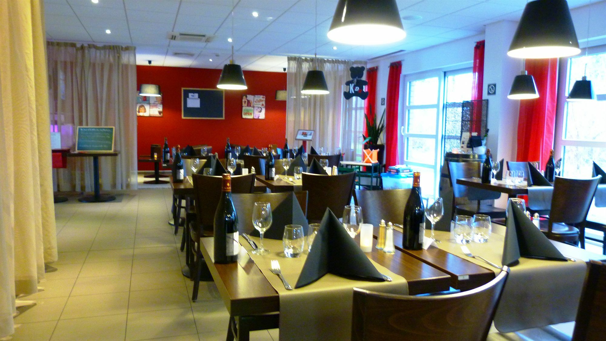 Dc Hotel Charleroi Airport Экстерьер фото